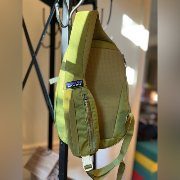 Patagonia Atom Sling Bag 8L: graze green - Picture 5 of 5